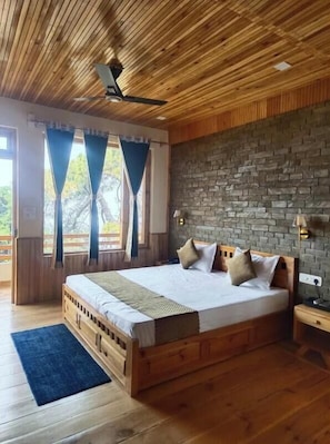 Deluxe Room | Free WiFi