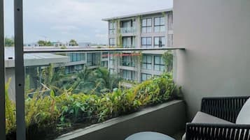 Apartemen | Pemandangan jalan