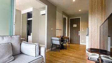 Apartemen | 1 kamar tidur, tirai kedap cahaya, dan setrika/meja setrika