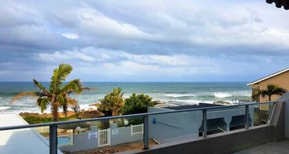 Breaker views on Manaba's main beach.