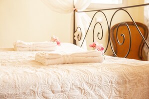 2 bedrooms, iron/ironing board, travel crib, free WiFi - Sole Apartment with Swimming Pool (Porcari)