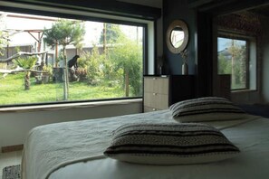 2 bedrooms, bed sheets