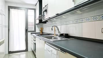 Fridge, microwave, oven, dishwasher