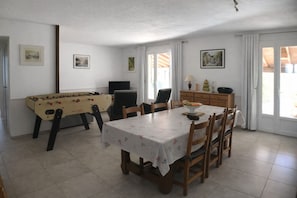 Dining - Havre de Paix Pour Moments en Famille ou Entre Amis à 10 Min. D'uzès (Baron)