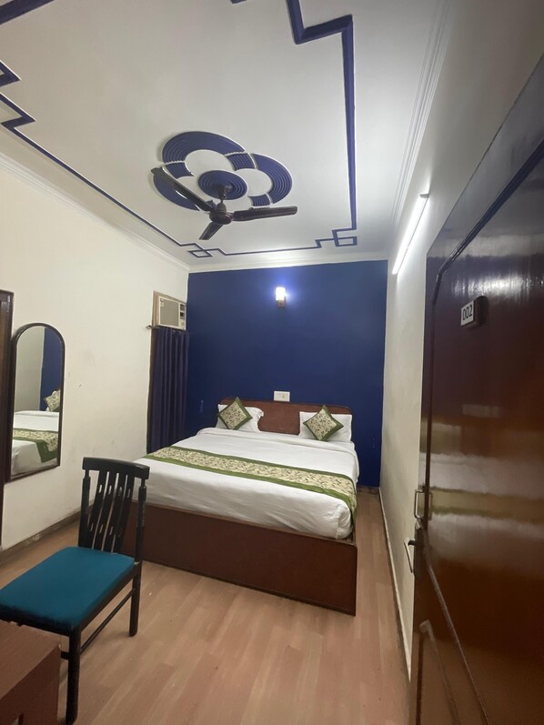 豪華客房 | 書桌、熨斗/熨衣板、免費無線上網、床單