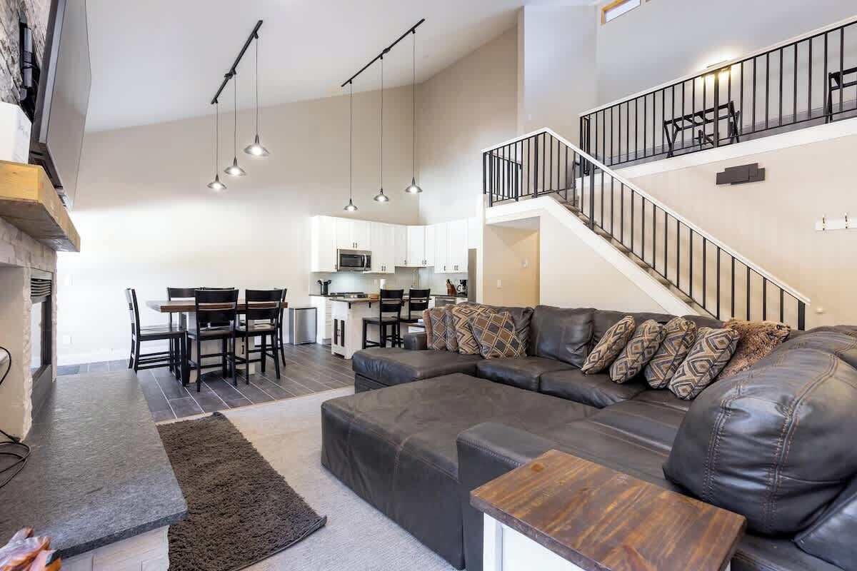 TV, fireplace, offices