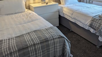 2 bedrooms, iron/ironing board, WiFi, bed sheets