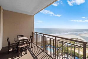 Outdoor dining - Beachfront Serenity 1 Bedroom 2 Bathroom Escape (North Myrtle Beach)