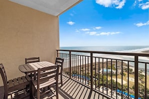 Outdoor dining - Beachfront Serenity 1 Bedroom 2 Bathroom Escape (North Myrtle Beach)