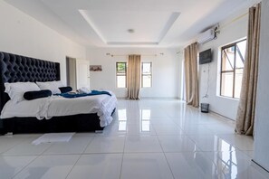 Honeymoon Suite