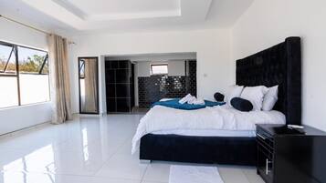 1 bedroom, desk, laptop workspace, free WiFi