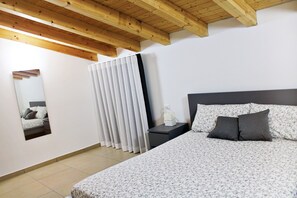 3 dormitorios, tabla de planchar con plancha, wifi gratis y ropa de cama