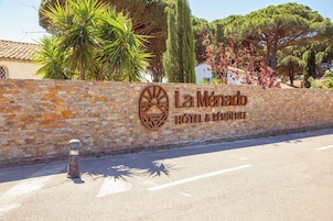 Fachada de la propiedad