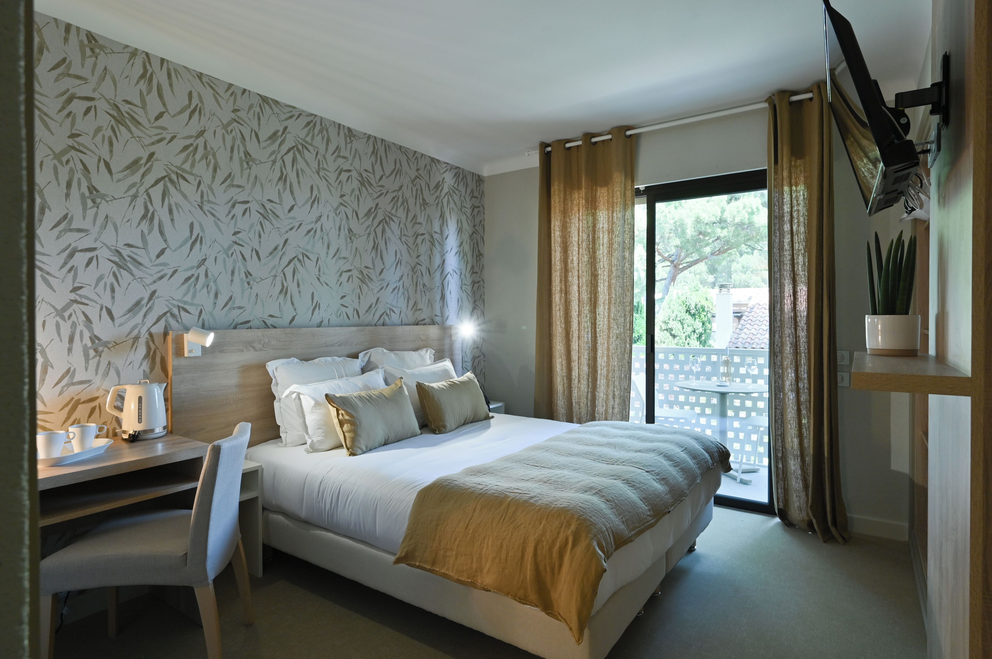 标准双人房或双床房 | 客房内保险箱、隔音、免费婴儿床、免费 WiFi