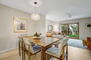 Interior - Sailmaker Gated Complex: Near Pool & Beach (Fernandina Beach)