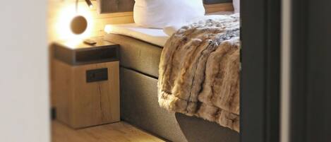 1 bedroom, travel cot, free WiFi, bed sheets