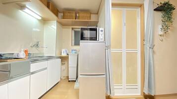 Fridge, microwave, stovetop, electric kettle