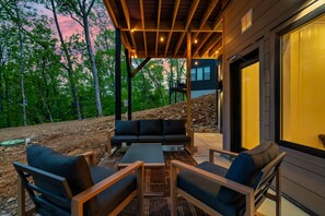 Terrace/patio - Family Friendly, Sleeps 10・Pool・Arcade・Hot Tub (Sevierville)