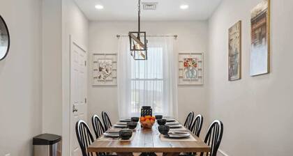 Luxury Condo at Luray - Mins to Main St & Caverns!