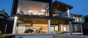 Somers Sanctuary | Clifftop Luxury with Pool & Sauna