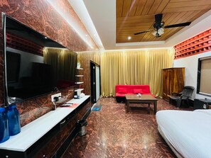 6 Schlafzimmer, Bügeleisen/Bügelbrett, WLAN, Bettwäsche