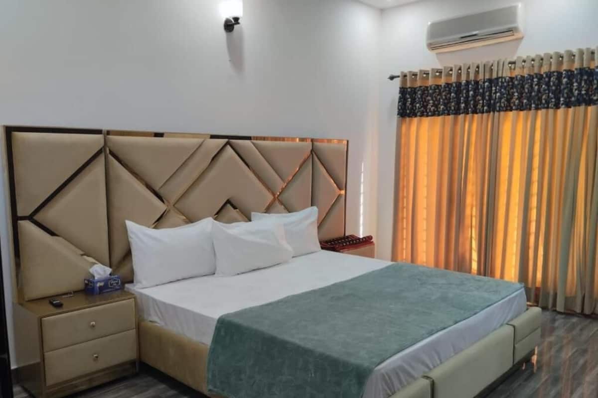 Habitación doble Deluxe | Insonorización, tabla de planchar con plancha y wifi gratis