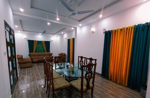 매일 뷔페 무료 아침 식사 포함