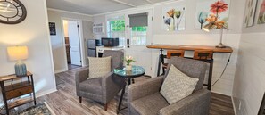 Interior - Minutes to Downtown: Cozy Studio with King Bed (Eureka Springs)