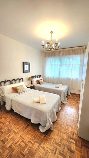 3 bedrooms, iron/ironing board, WiFi, bed sheets