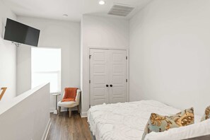 Luokittelematon kuva, 5 kautta 19, painike