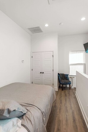 1 camera, Wi-Fi, lenzuola