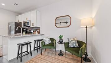 KylskÄp, mikrovÄgsugn, spishÀll och diskmaskin