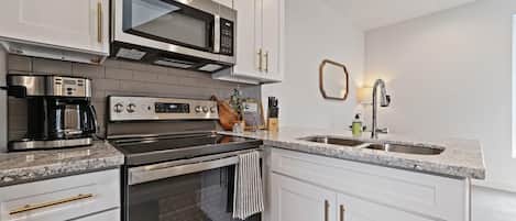 Fridge, microwave, stovetop, dishwasher