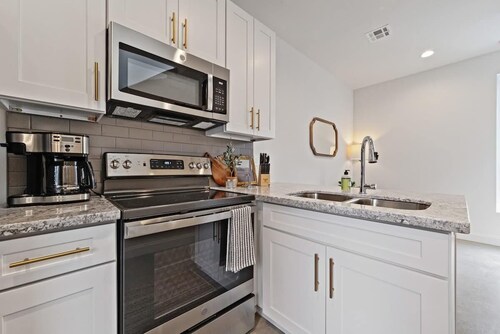 Charming Townhome - Built in 2023