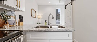 Charming Townhome - Built in 2023