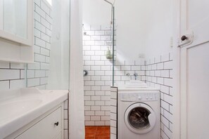 Hair dryer - South Fremantle Hideaway close to South Beach (South Fremantle)
