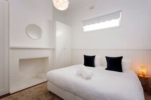 3 bedrooms, iron/ironing board, travel crib, WiFi - South Fremantle Hideaway close to South Beach (South Fremantle)