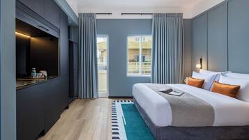 Queen Room With Balcony | 1 bedroom, Egyptian cotton sheets, premium bedding, pillowtop beds