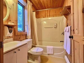 Dusche, Haartrockner, Handtücher