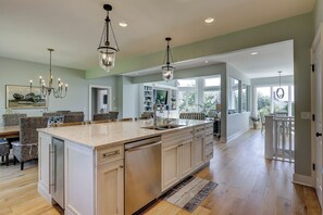 Interior - 5 Dinghy - New to Vrbo & Rental Program, Ocean View Home in Palmetto Dunes! (Hilton Head Island)