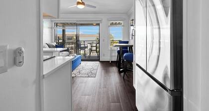 Hilton Head’s Coastal Oceanfront Gem! Top Floor with Prime View of the beach