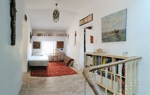 5 Schlafzimmer, Schreibtisch, Bügeleisen/Bügelbrett, kostenloses WLAN