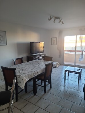 Dining - Appartement 64 m² à 200 m de la Plage Tout Confort. Idéal Pour Famille (Six-Fours-les-Plages)