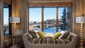 Télévision, cheminée