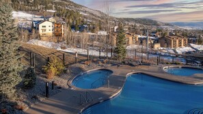 Et oppvarmet basseng