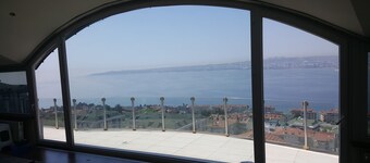 WONDERFUL SEA VIEW, SWIMMING POOL AND CITY CENTER..8+1 500 Sq Private Villa