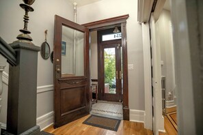 Interior - NYC 4 Bedroom Garden Oasis with Office Space  (Brooklyn)