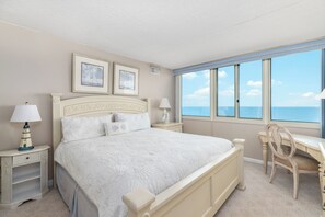 3 bedrooms, iron/ironing board, free WiFi, wheelchair access