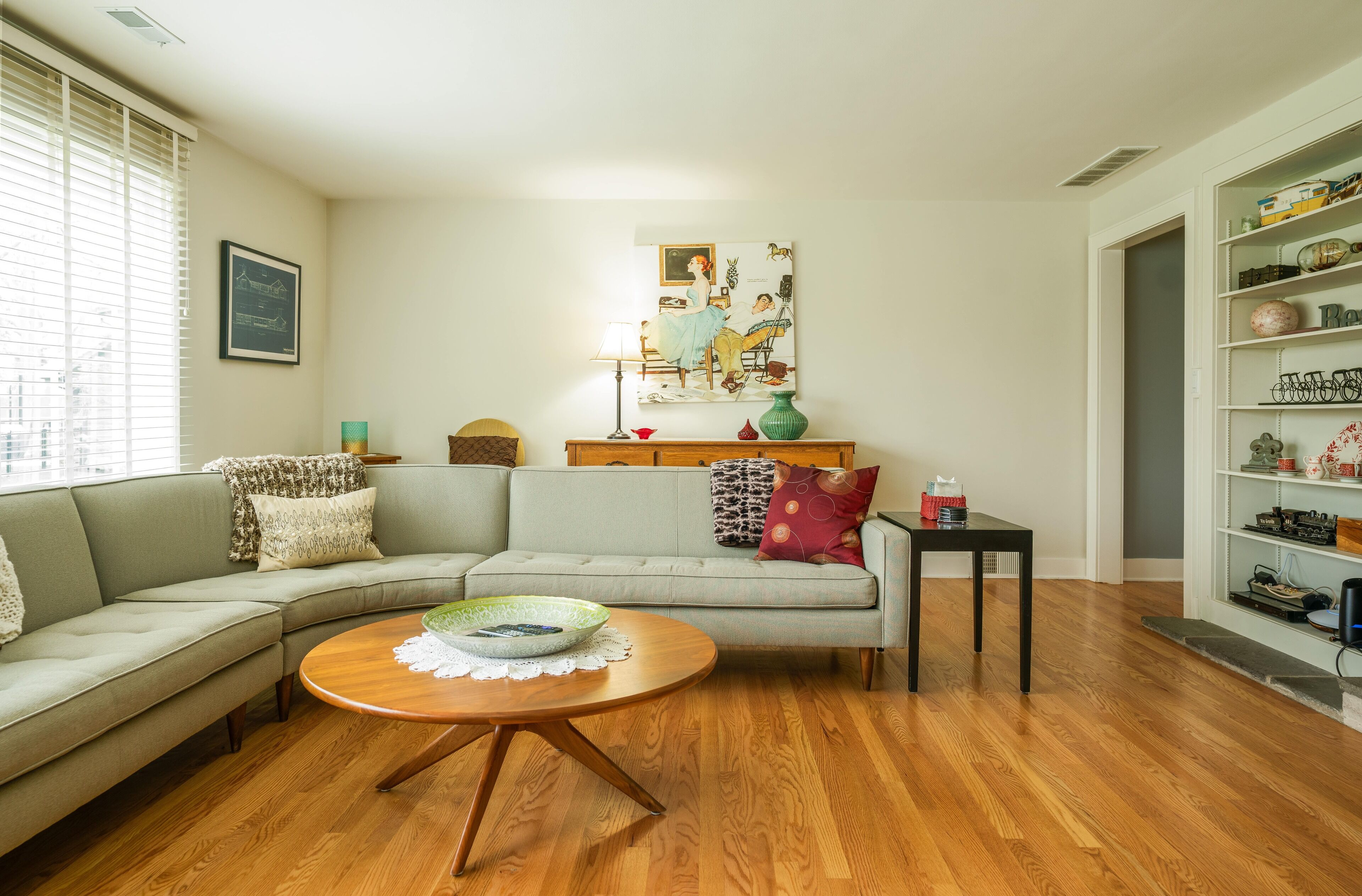 The Doctor’s Inn – Quiet Lake Geneva Escape for 10! Walk to Downtown, Beach