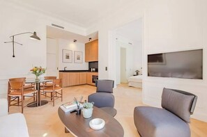 Interior - 1 bedroom Scandinavian design: La Guitare 22 (Cannes)